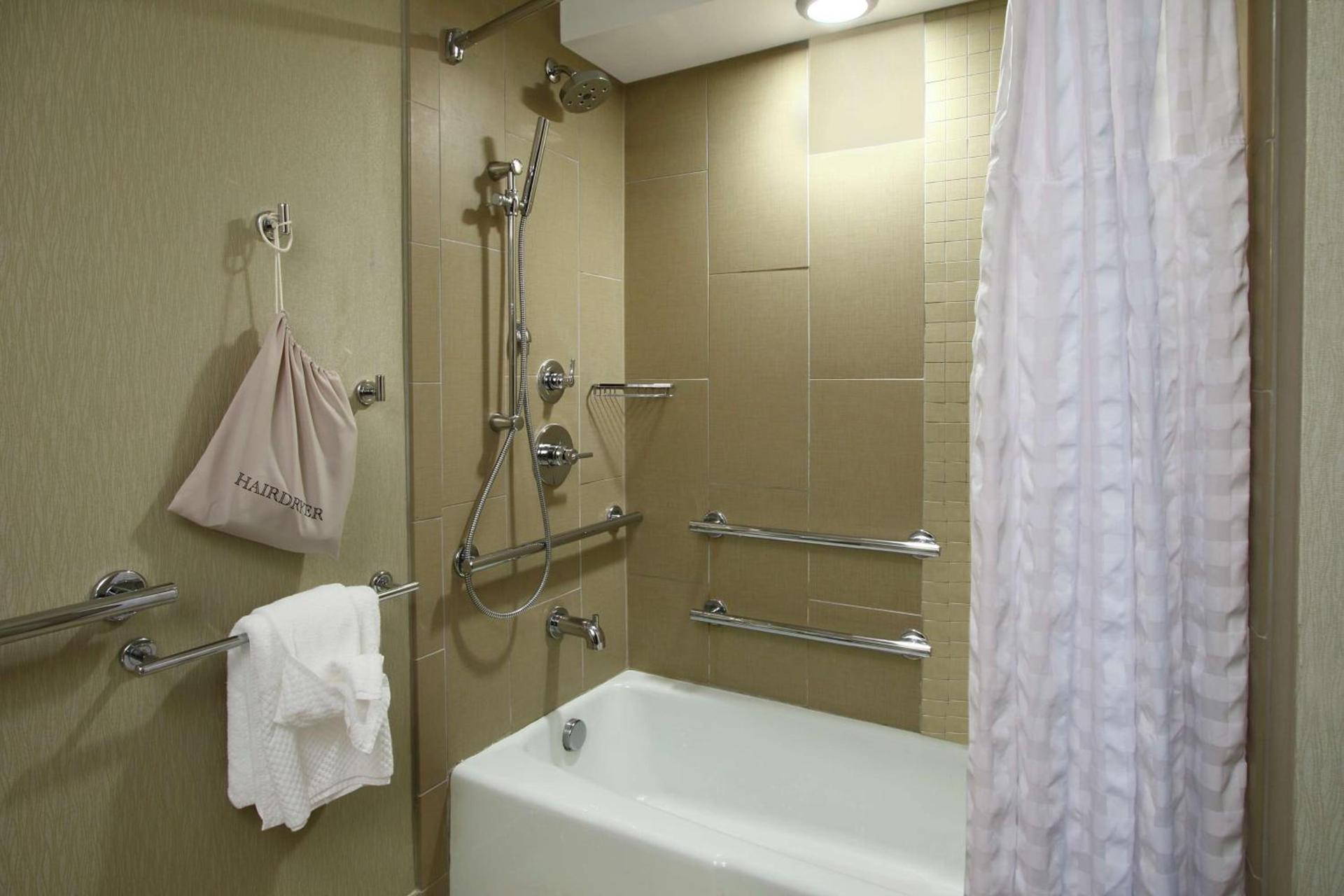 Doubletree by Hilton Newark photo 28