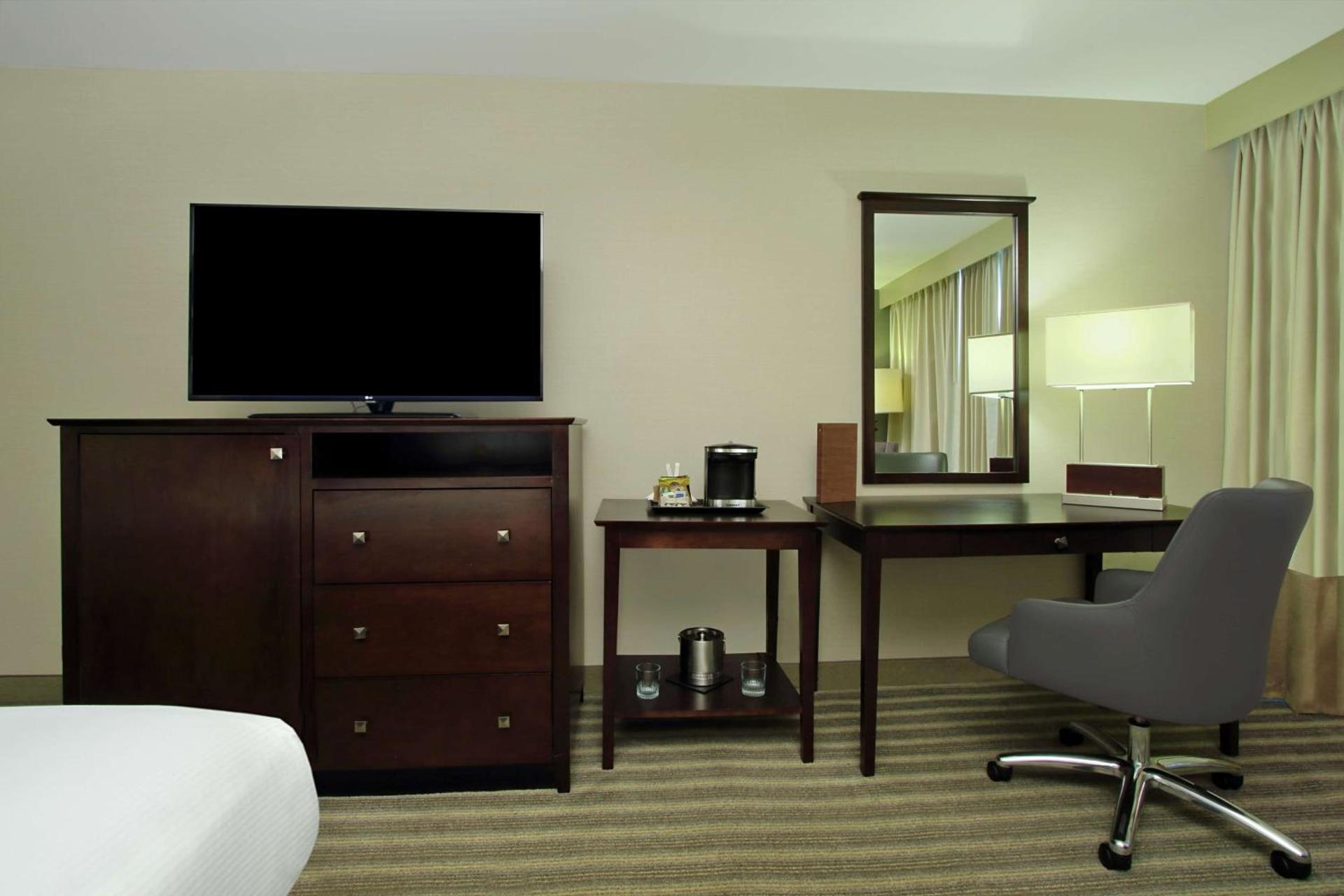 Doubletree by Hilton Newark photo 35