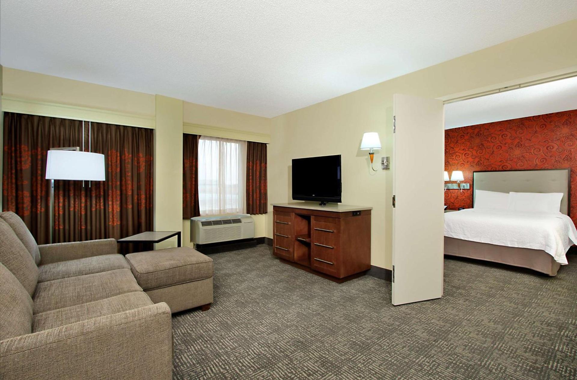 Hampton Inn & Suites Columbus-Downtown, Ohio photo 40