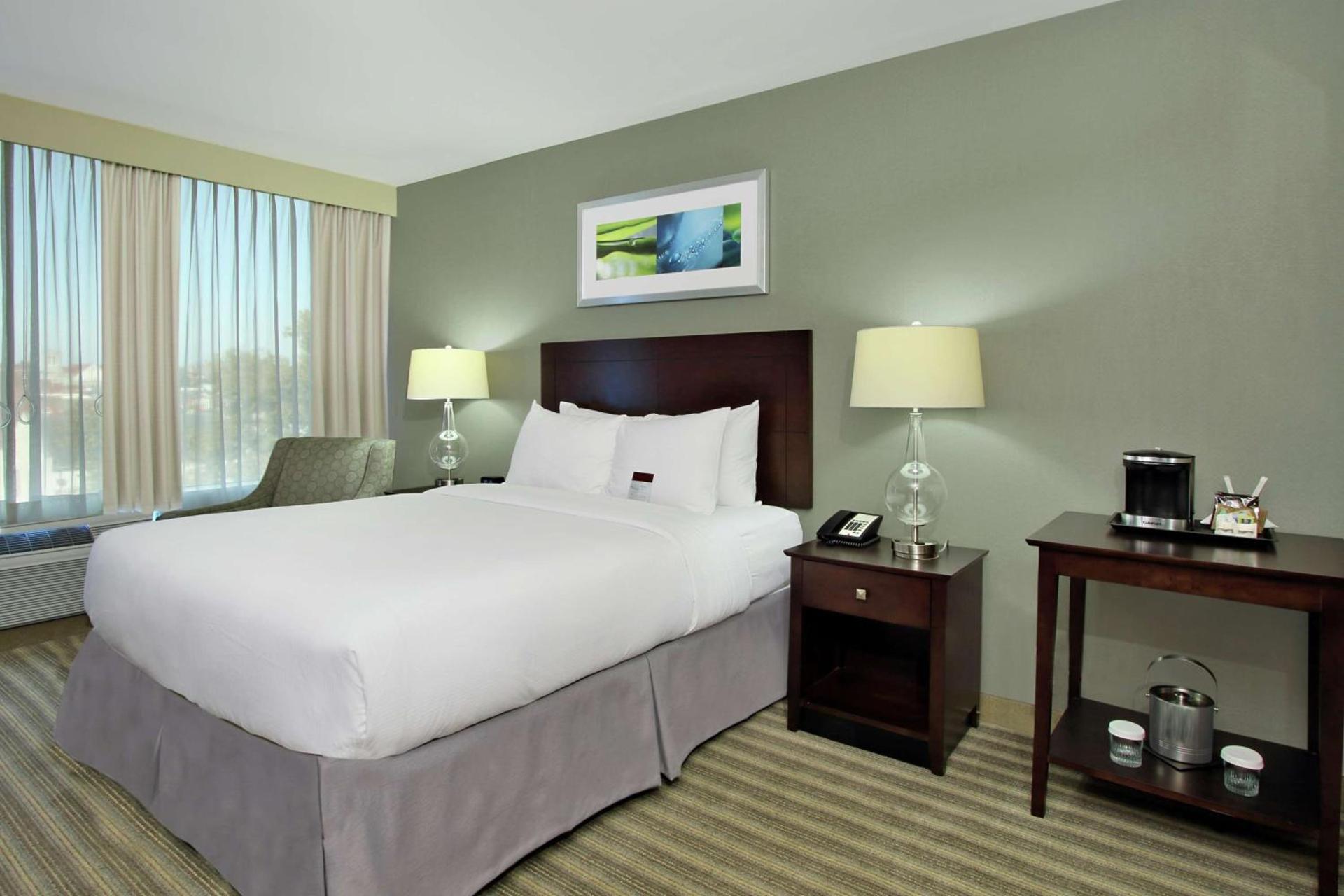 Doubletree by Hilton Newark photo 36