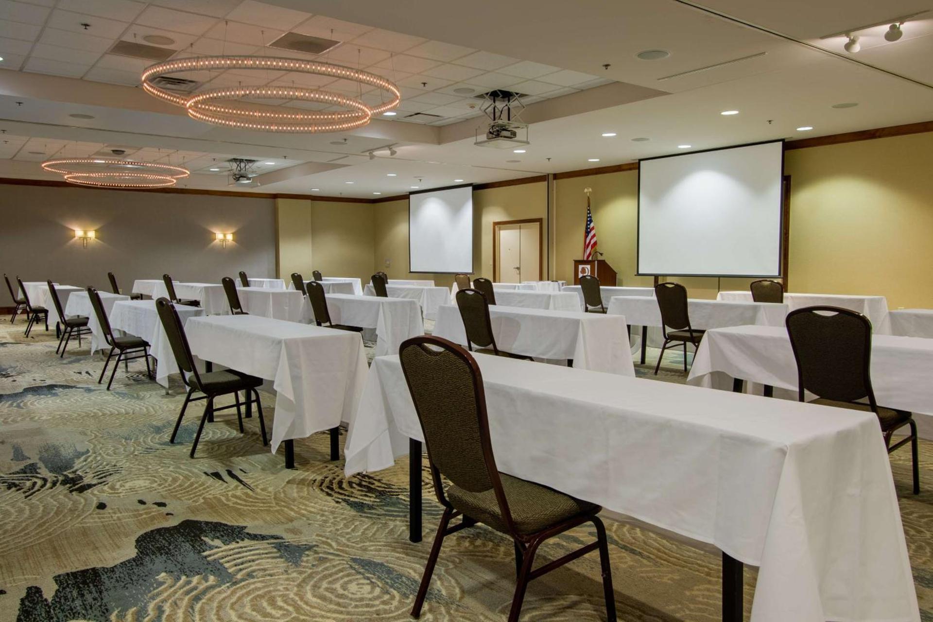 Doubletree by Hilton Newark photo 39