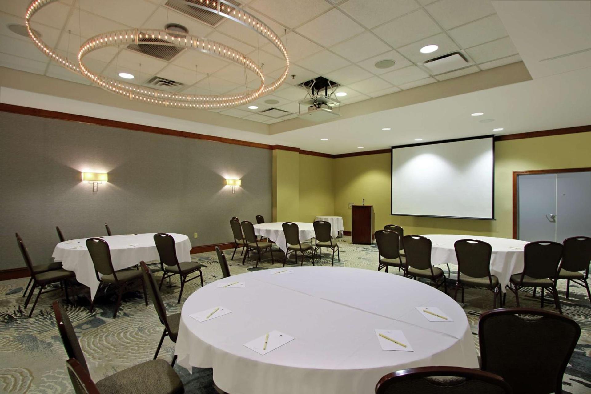 Doubletree by Hilton Newark photo 40