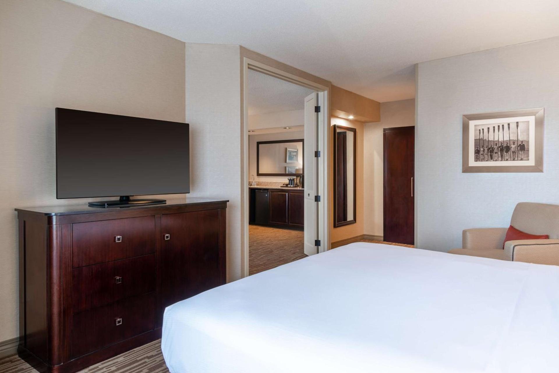 The Capital Suites Hotel photo 24
