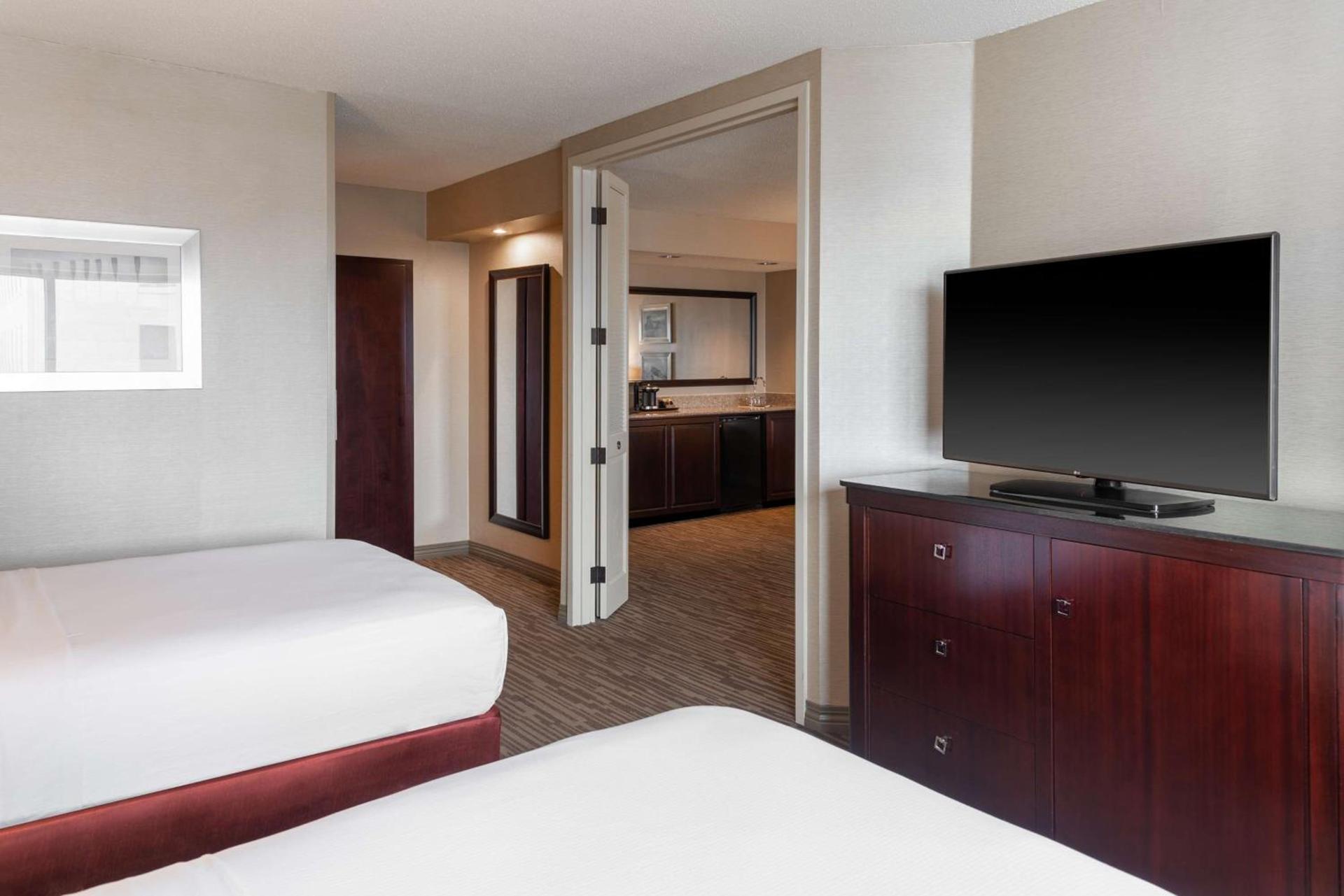 The Capital Suites Hotel photo 32