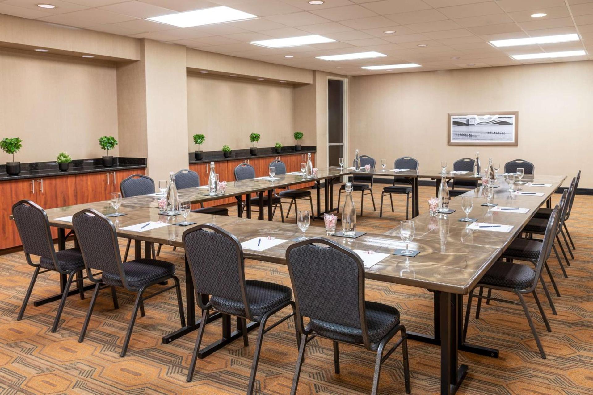 The Capital Suites Hotel photo 46