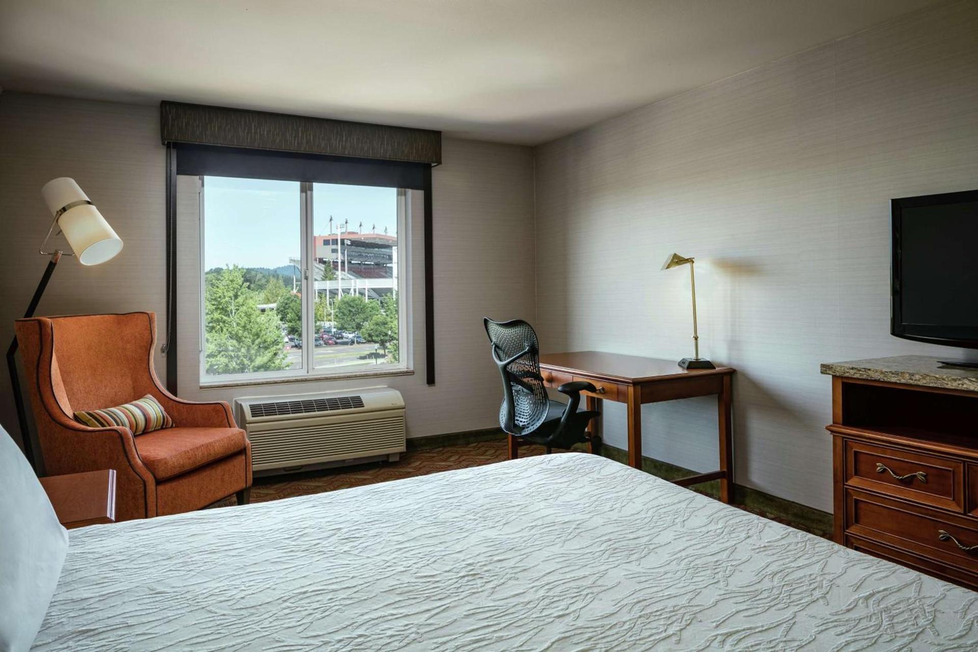 Hilton Garden Inn Corvallis photo 17