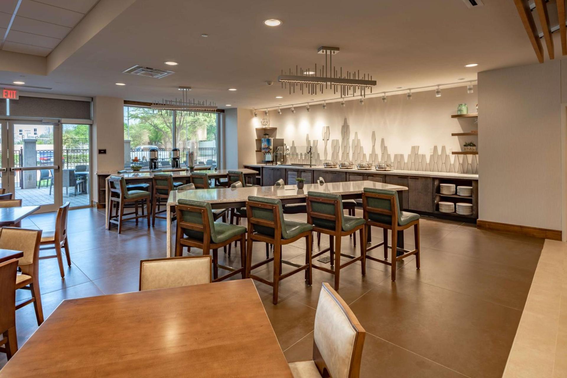 DoubleTree by Hilton Dallas-Farmers Branch photo 13