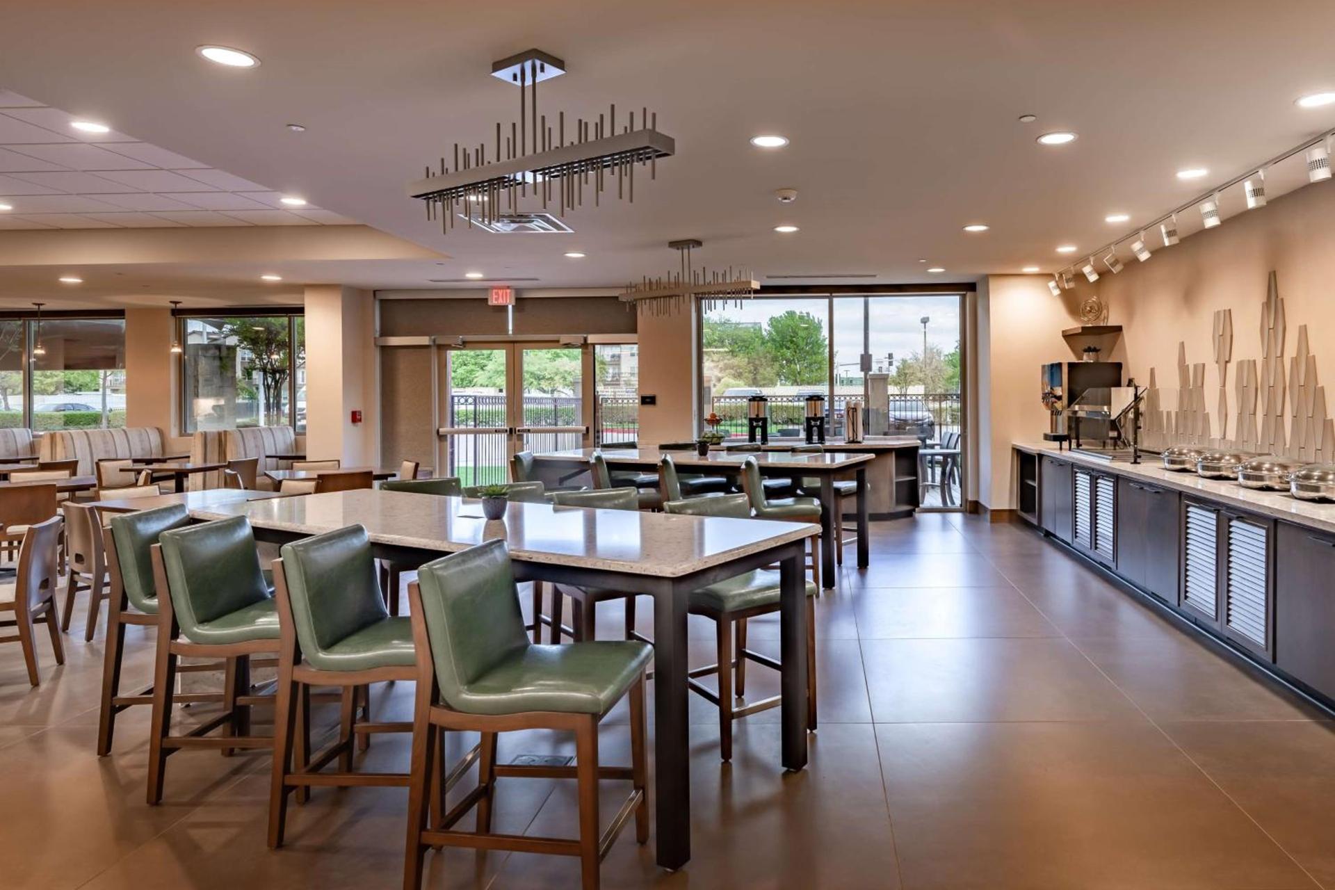 DoubleTree by Hilton Dallas-Farmers Branch photo 14