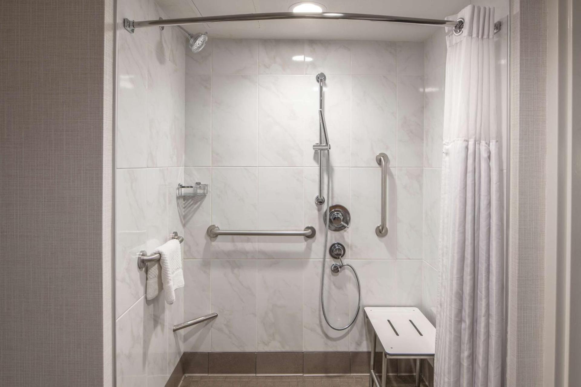 DoubleTree by Hilton Dallas-Farmers Branch photo 21