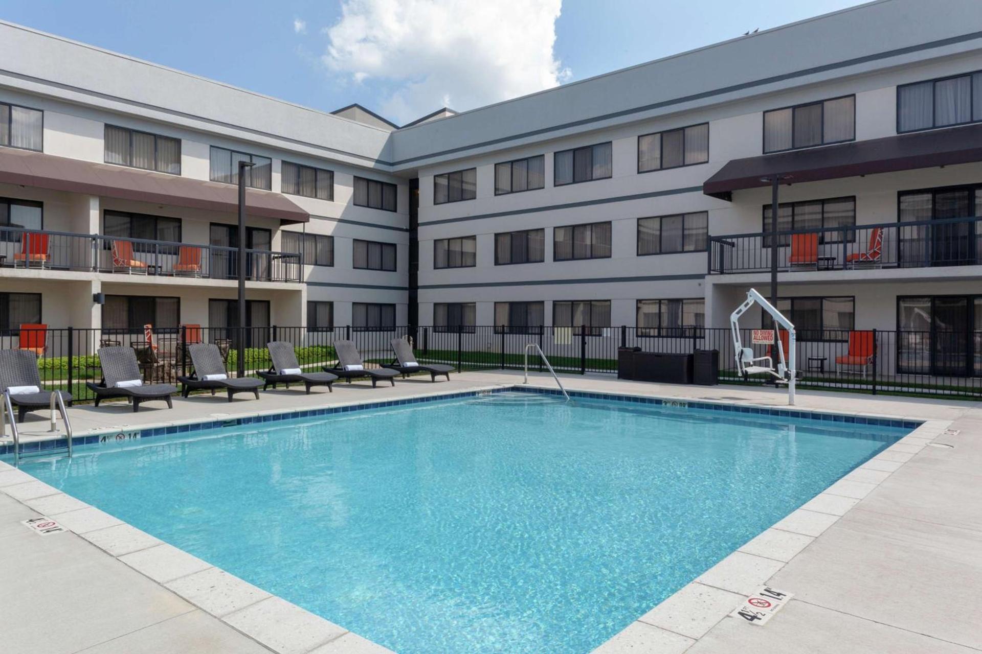 Best Western Plus Miamisburg-Dayton Suites, Banquets & Hotel photo 9