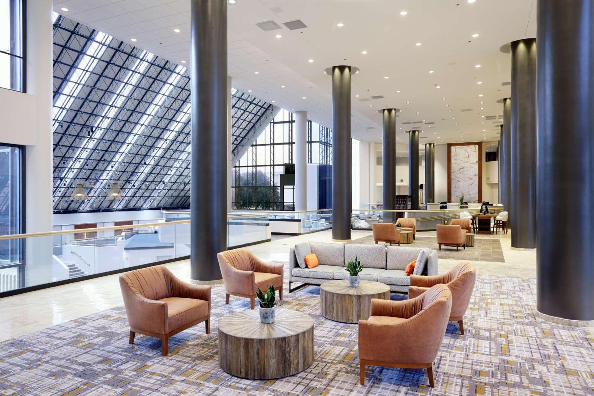 DoubleTree by Hilton Dallas Near the Galleria photo 2