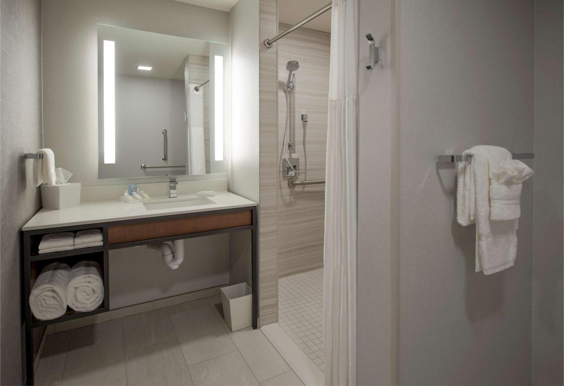DoubleTree by Hilton Dallas Near the Galleria photo 17