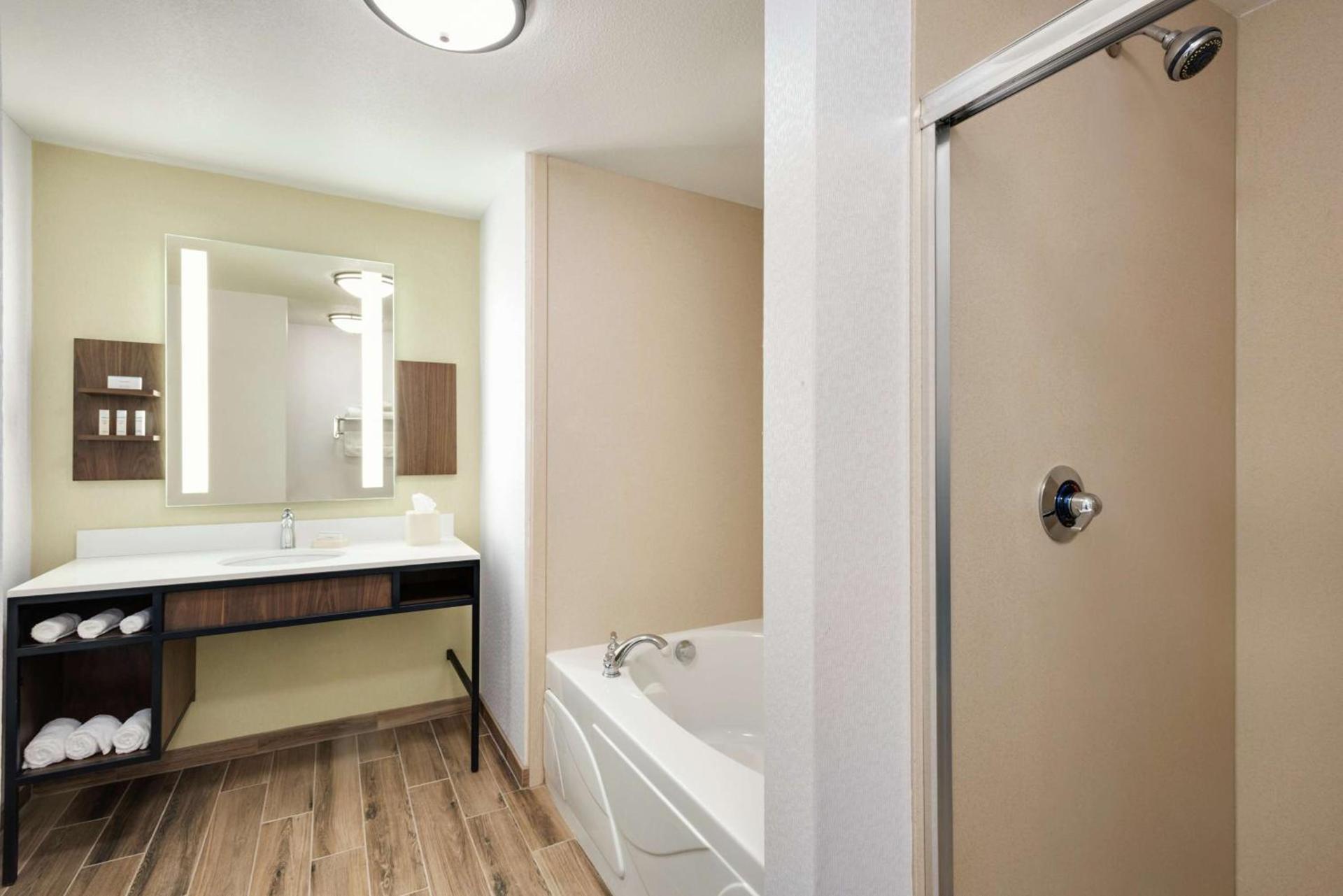 Hilton Garden Inn Dubuque Downtown photo 26