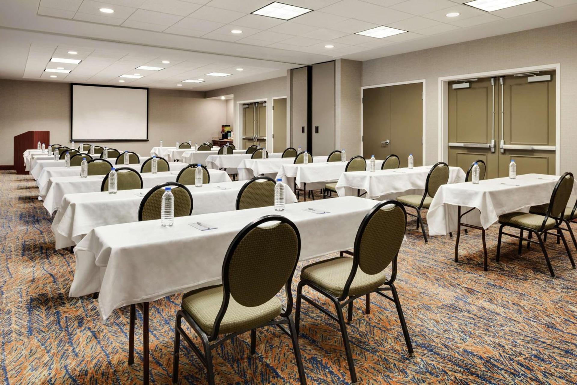 Hilton Garden Inn Dubuque Downtown photo 35