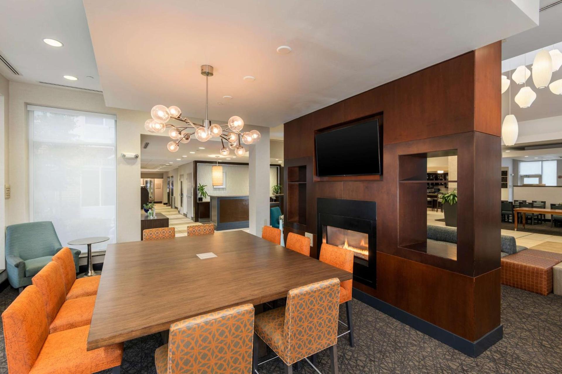 Hilton Garden Inn Silver Spring White Oak photo 8