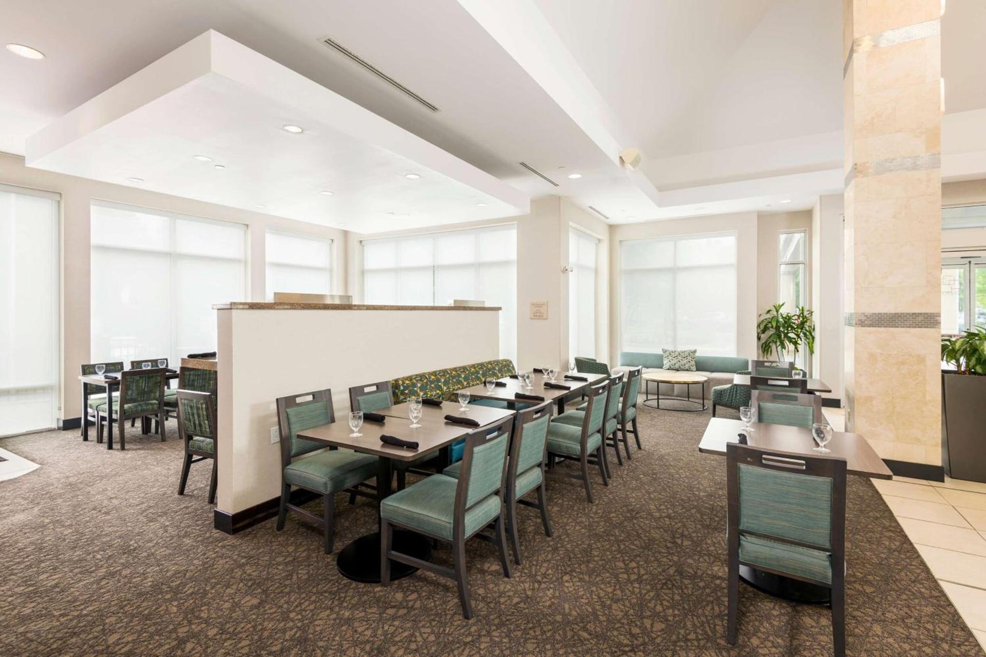 Hilton Garden Inn Silver Spring White Oak photo 12