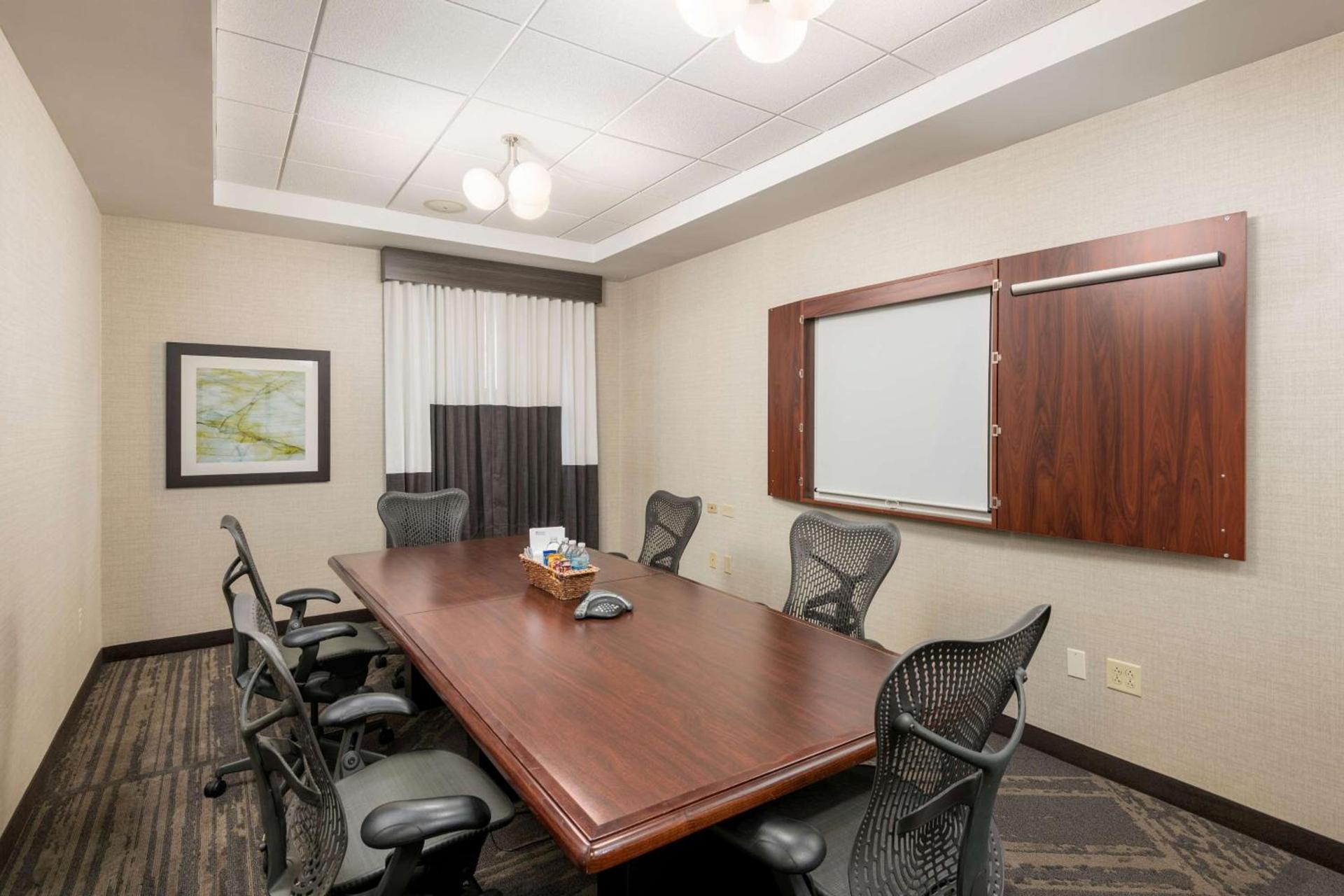 Hilton Garden Inn Silver Spring White Oak photo 31
