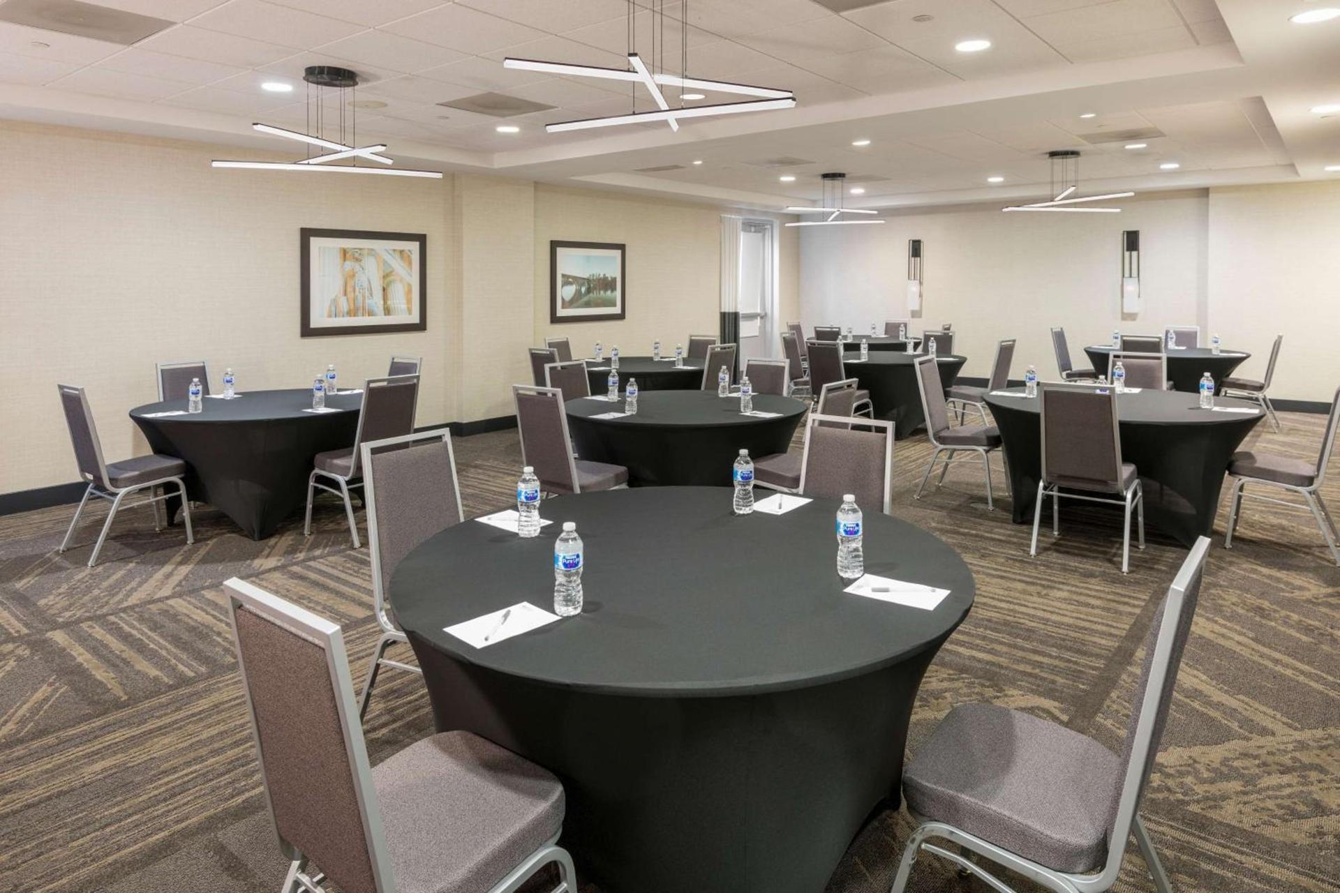 Hilton Garden Inn Silver Spring White Oak photo 32