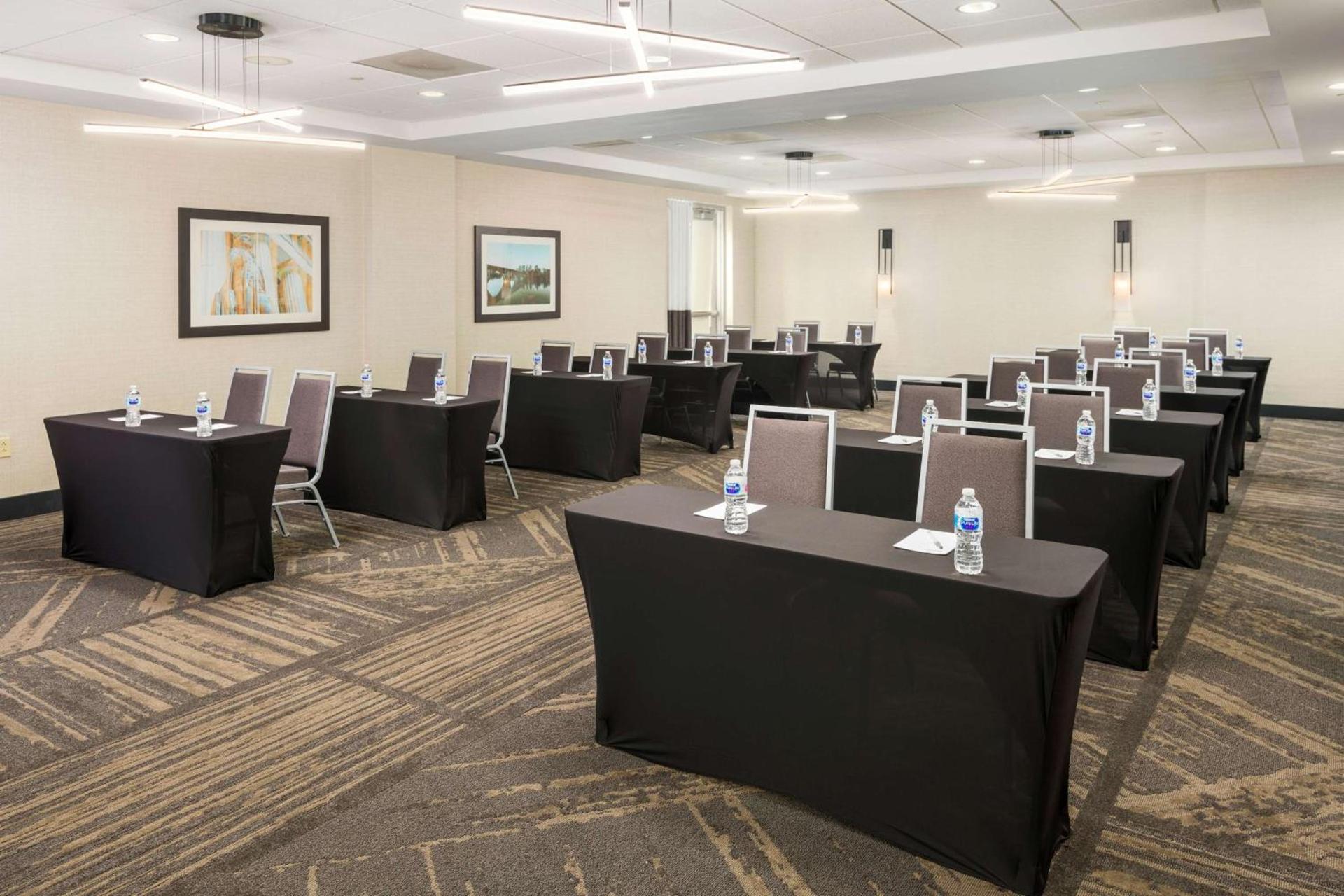Hilton Garden Inn Silver Spring White Oak photo 33