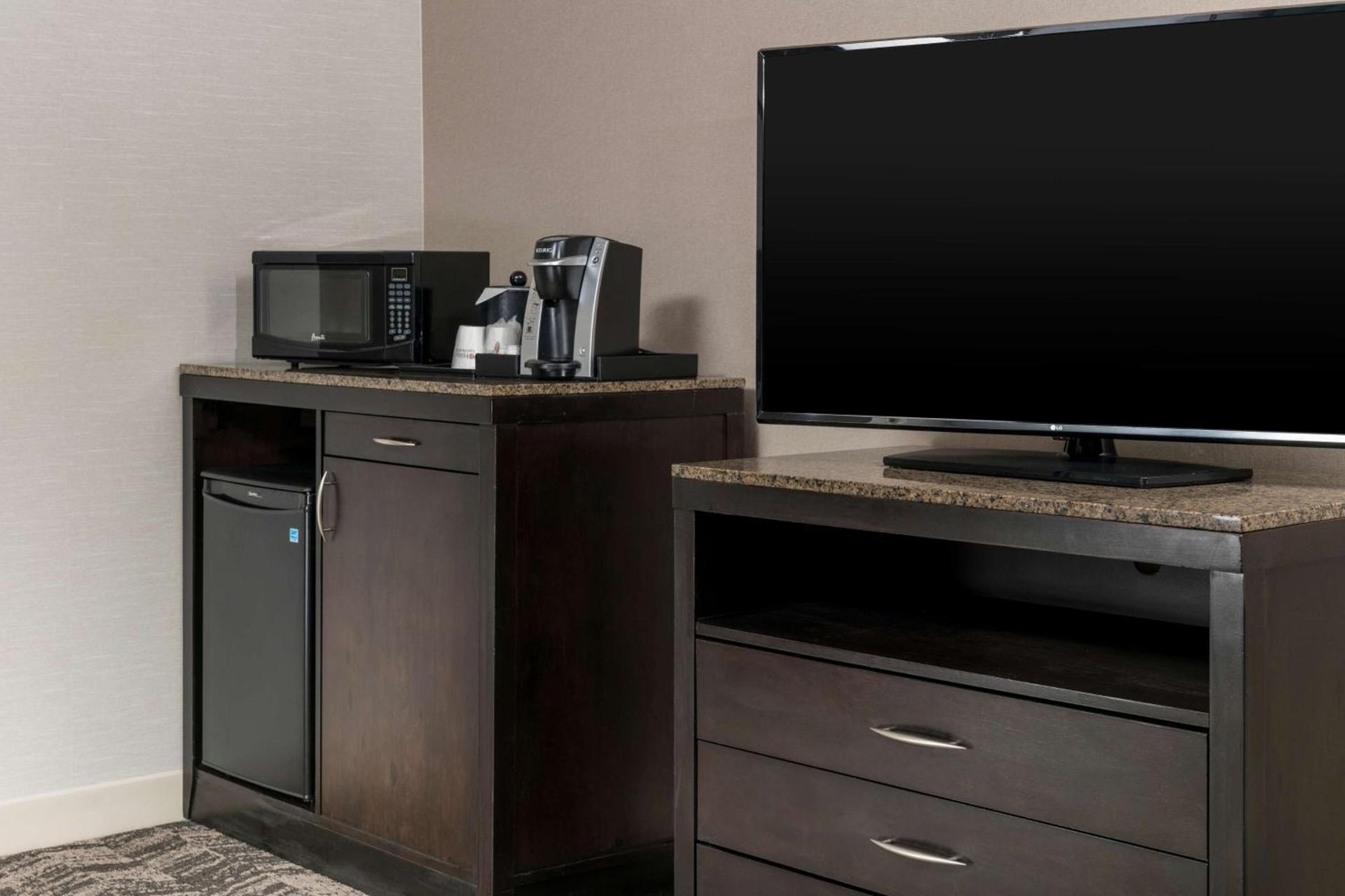Hilton Garden Inn Silver Spring White Oak photo 35