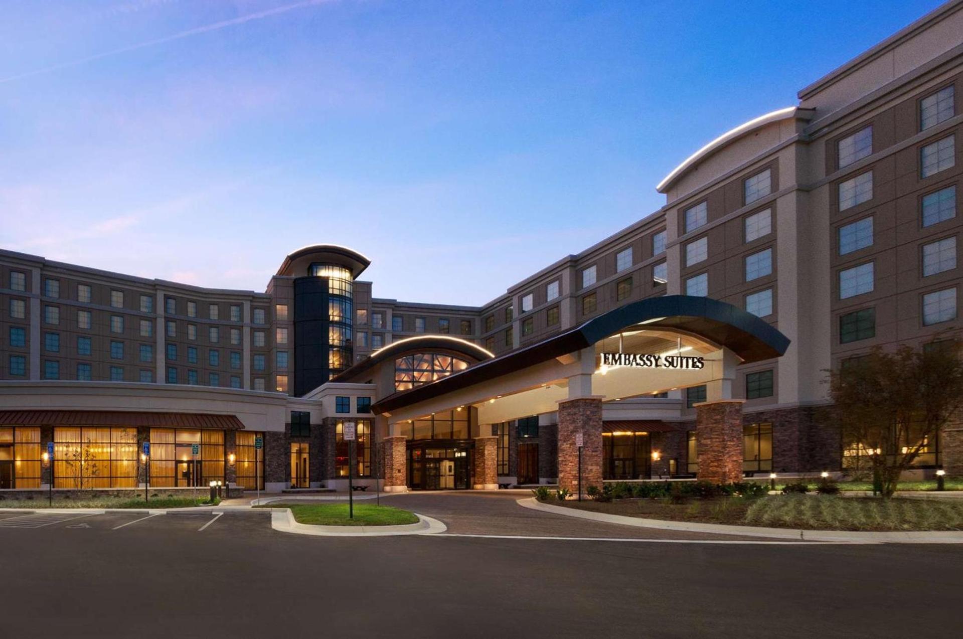Embassy Suites Springfield photo 2