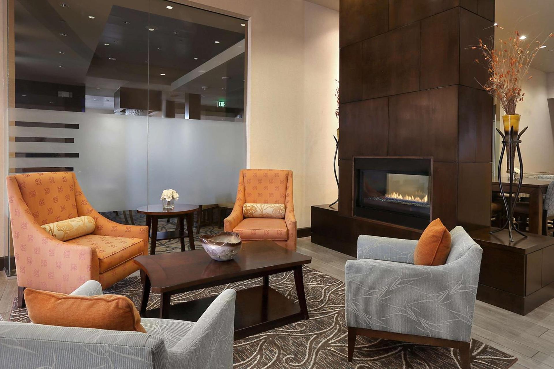 DoubleTree by Hilton Hotel Denver - Thornton photo 5