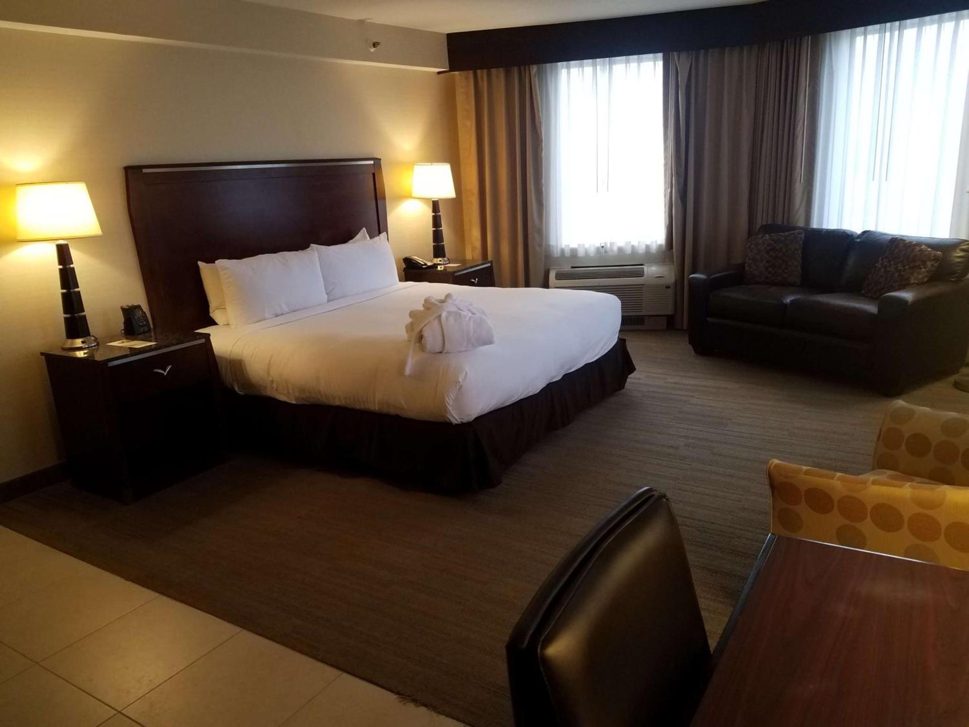 DoubleTree by Hilton Hotel Denver - Thornton photo 12