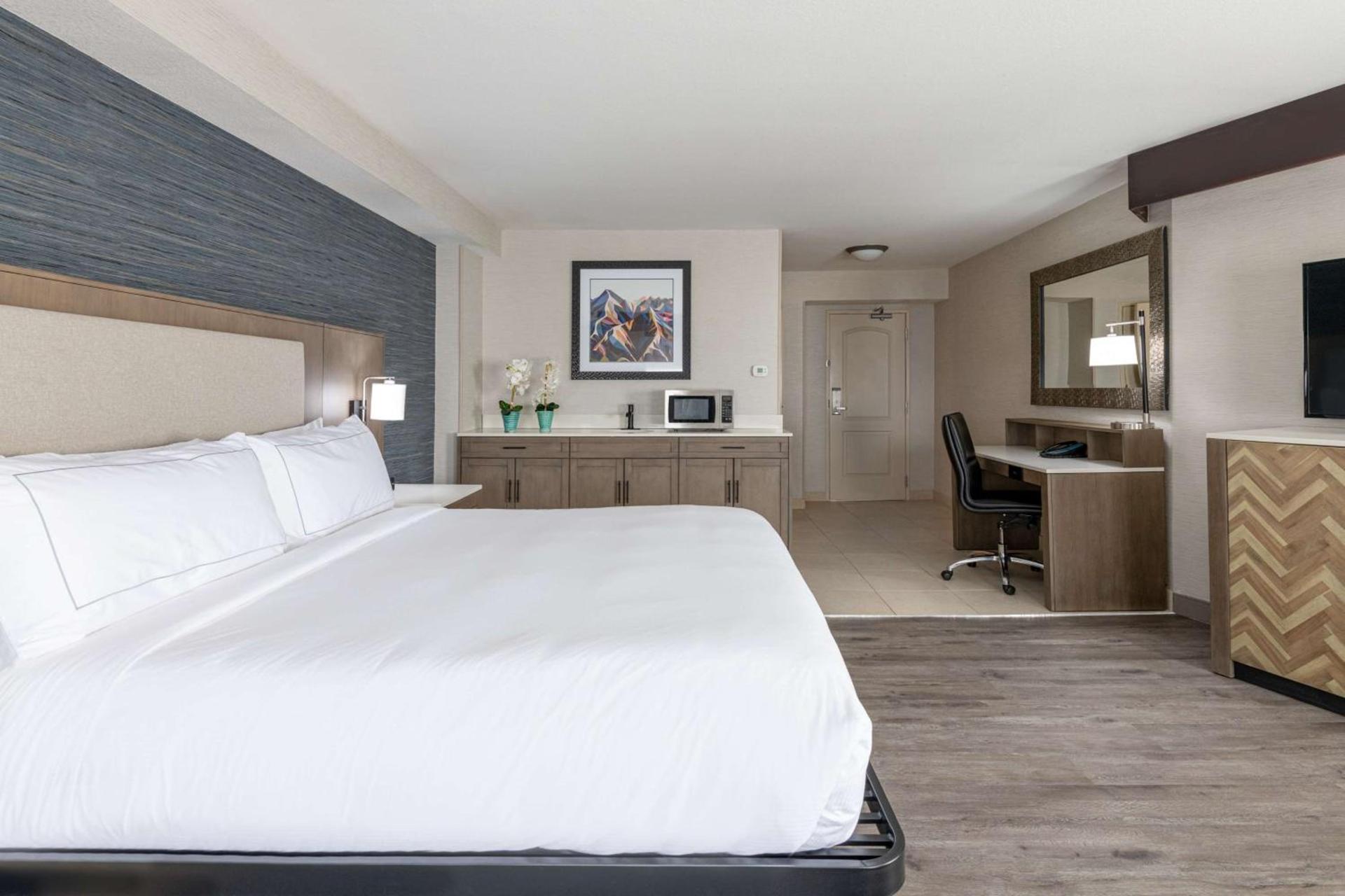 DoubleTree by Hilton Hotel Denver - Thornton photo 14