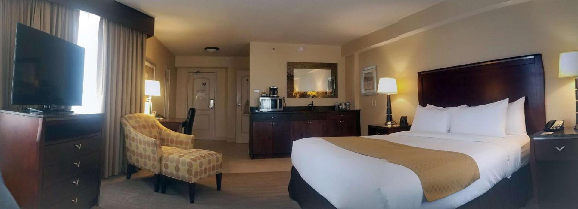 DoubleTree by Hilton Hotel Denver - Thornton photo 44