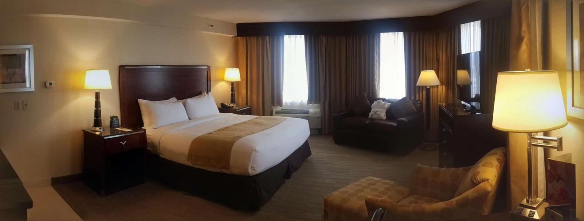 DoubleTree by Hilton Hotel Denver - Thornton photo 45
