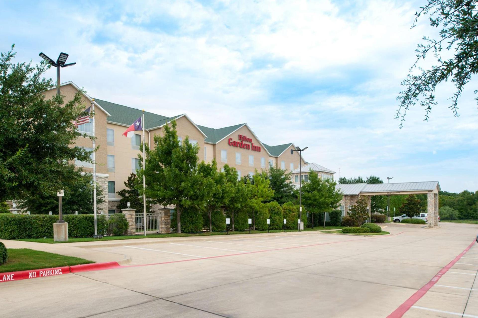 Hilton Garden Inn Denton photo 2
