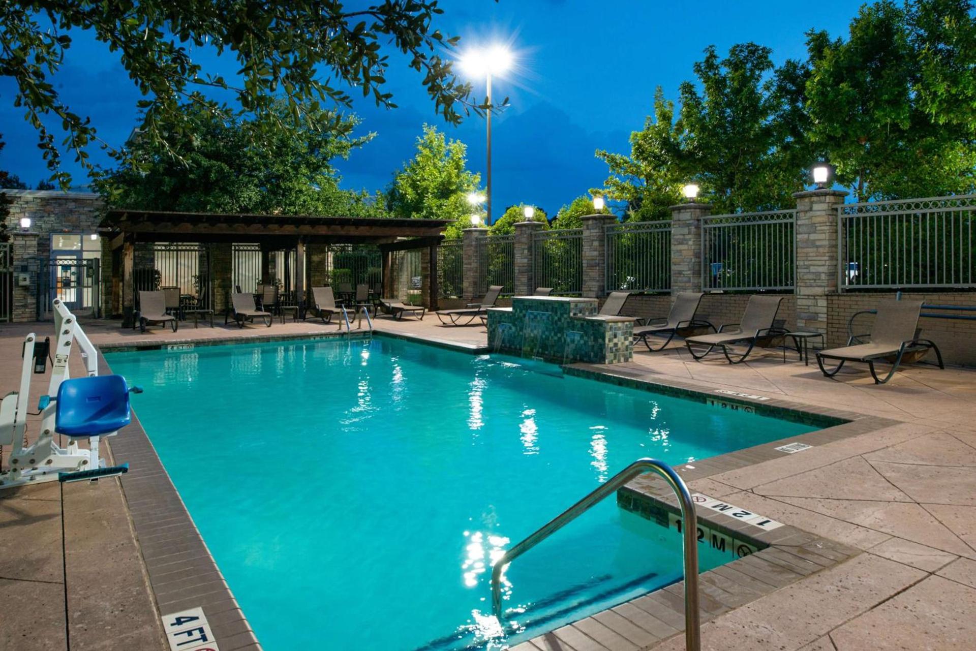 Hilton Garden Inn Denton photo 13