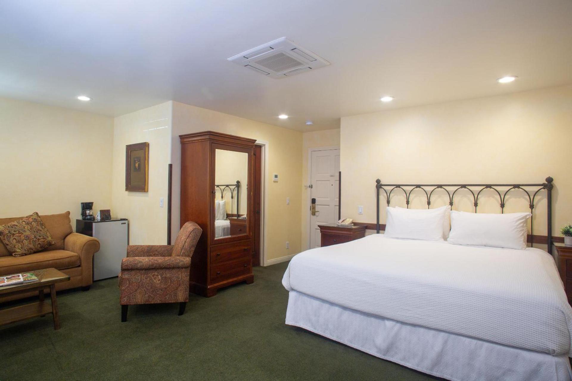 Castillo Inn at the Beach photo 13