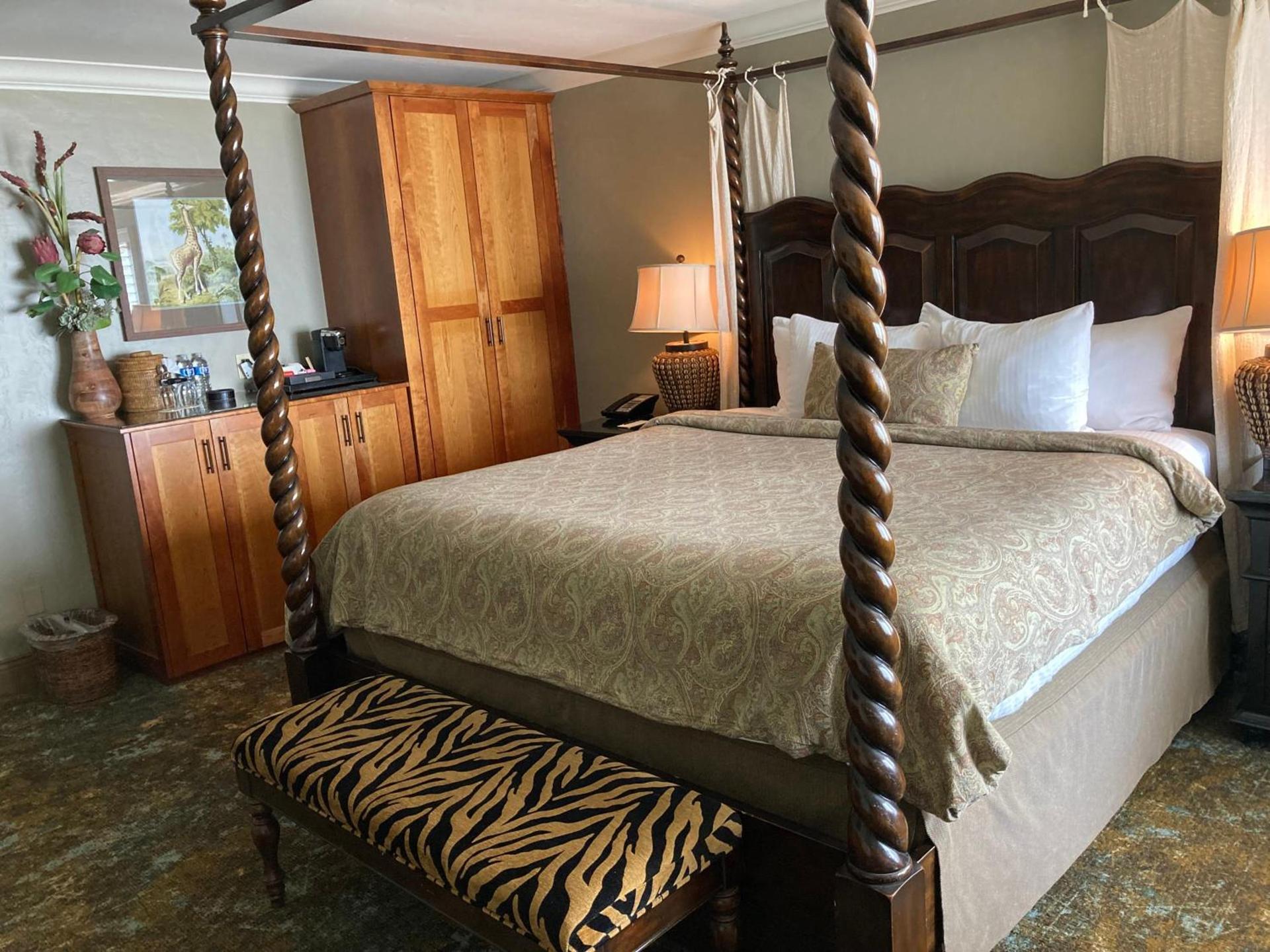 Blue Dolphin Inn photo 29