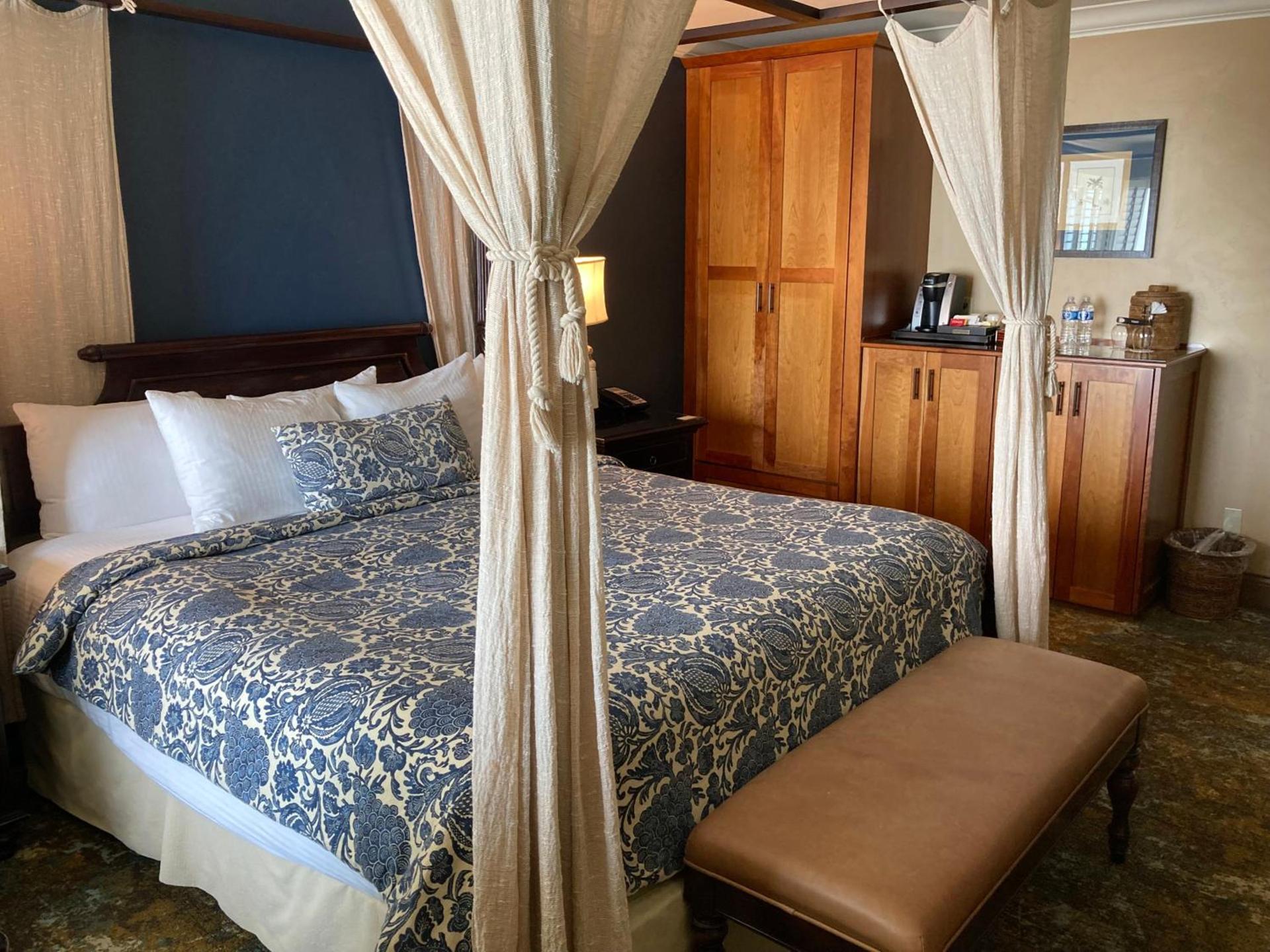 Blue Dolphin Inn photo 35