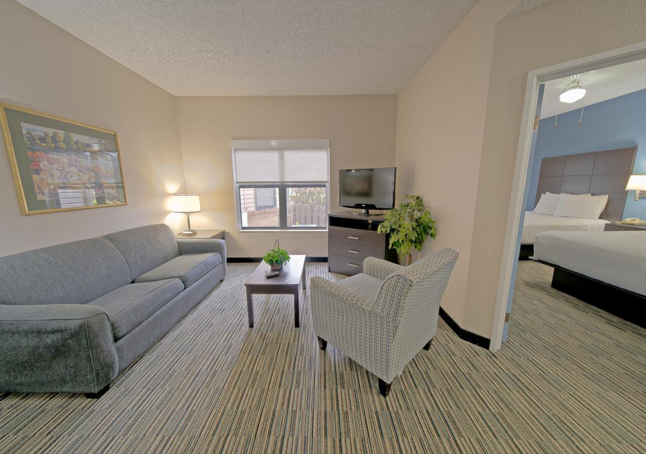 All Season Suites photo 17