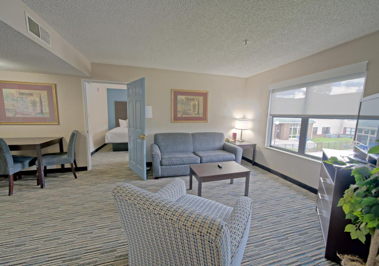All Season Suites photo 24