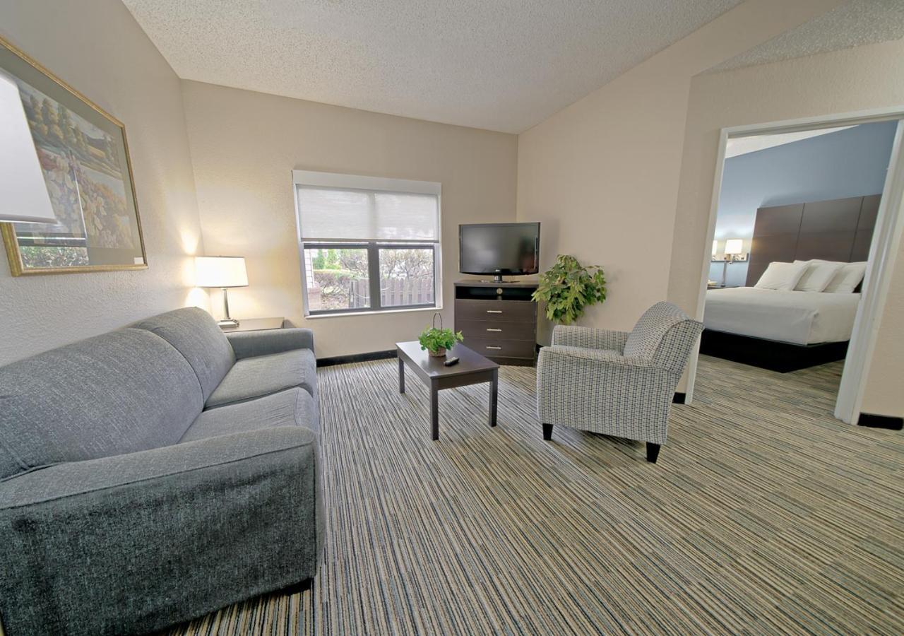 All Season Suites photo 21