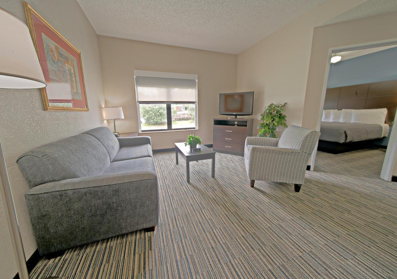 All Season Suites photo 27