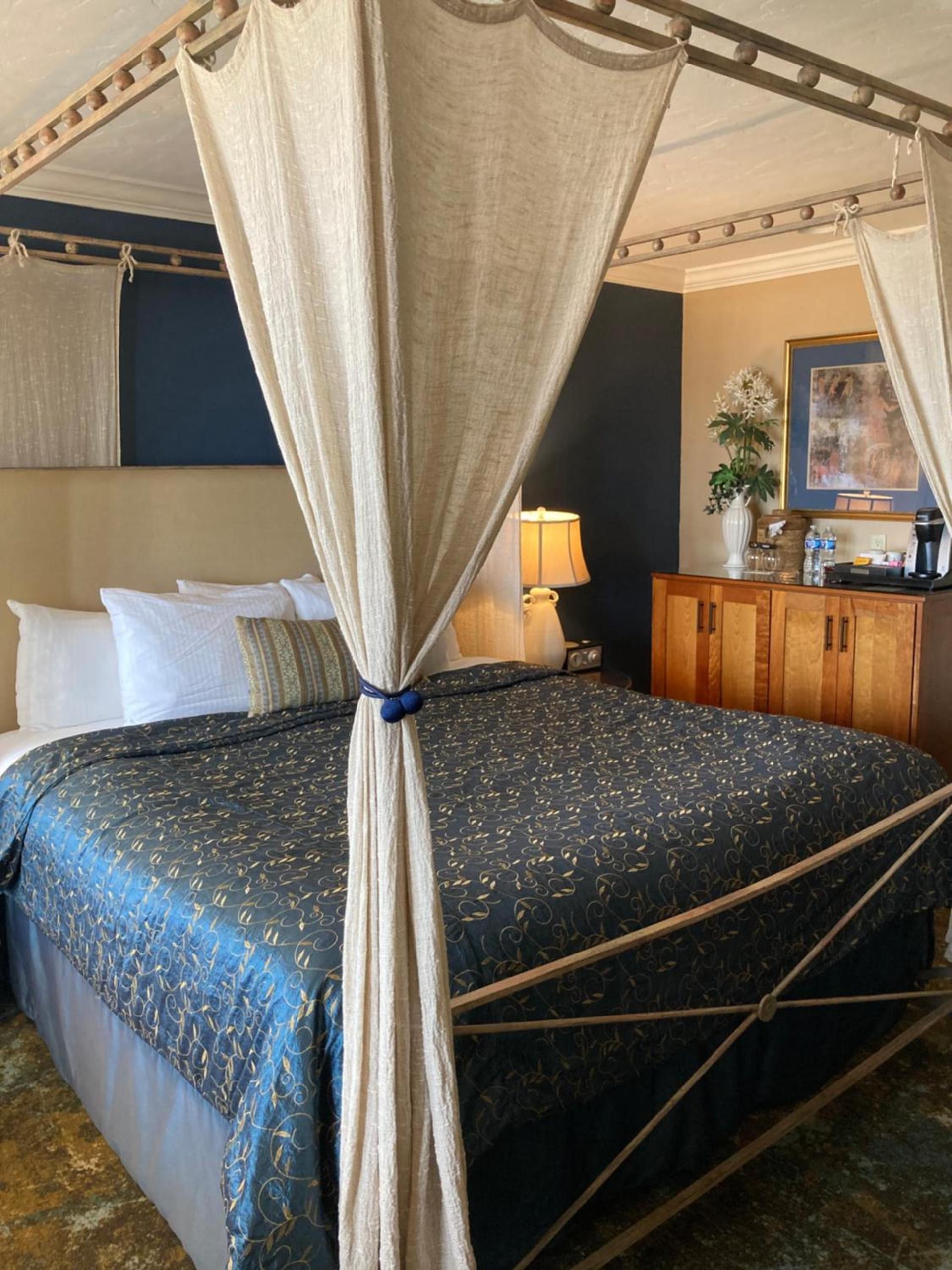 Blue Dolphin Inn photo 38