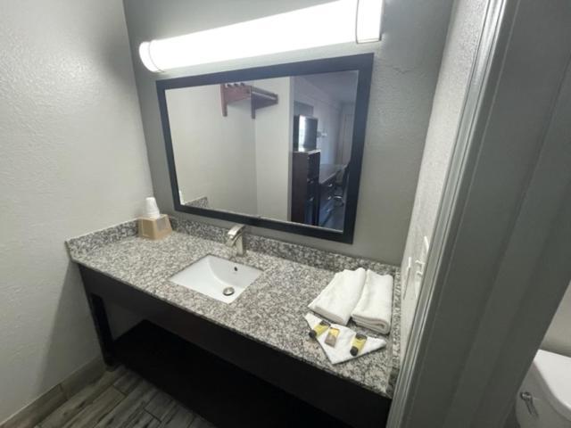 Western Inn Marietta photo 11
