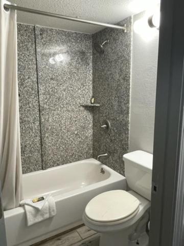 Western Inn Marietta photo 12