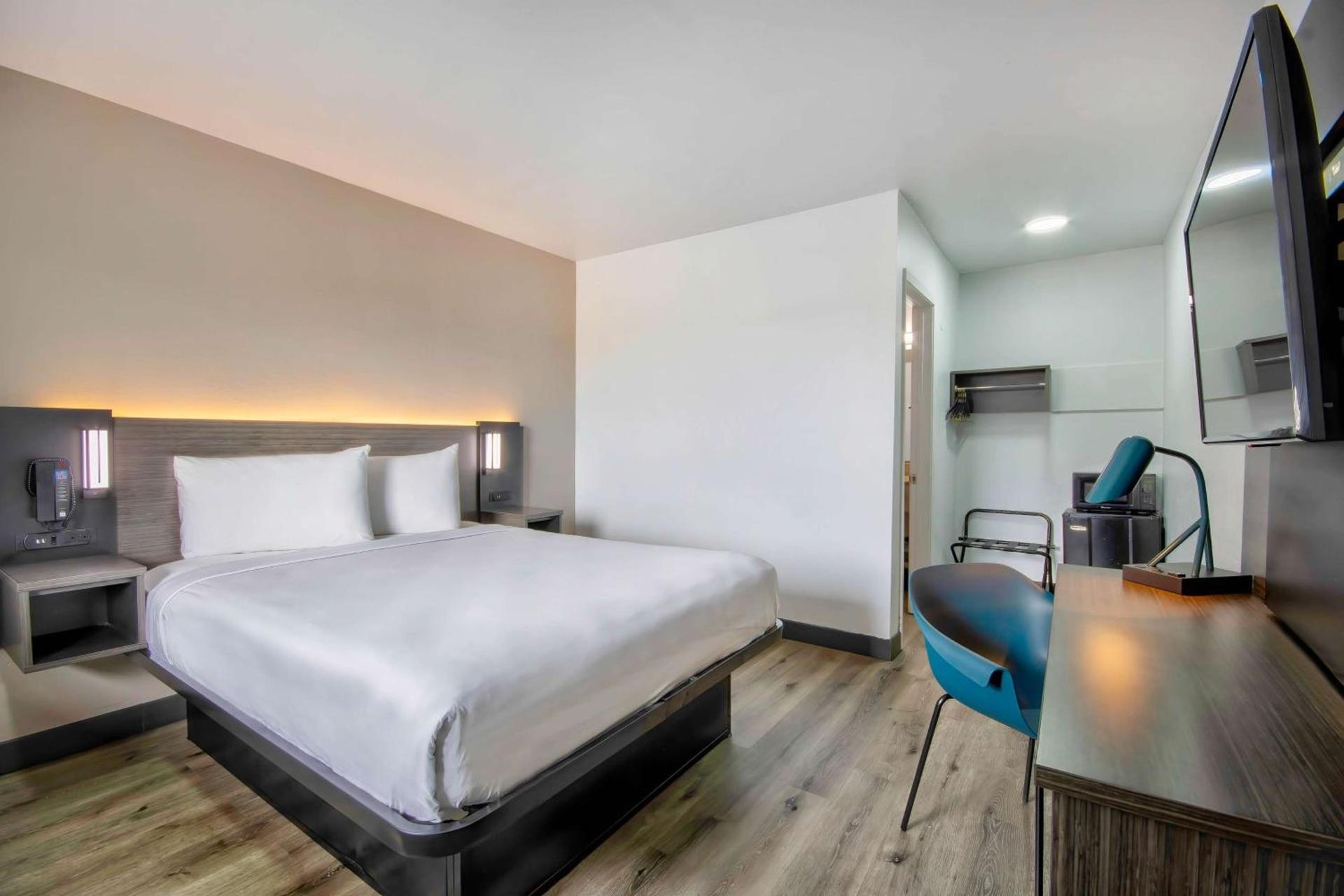 Motel 6-Austin, TX - North photo 36