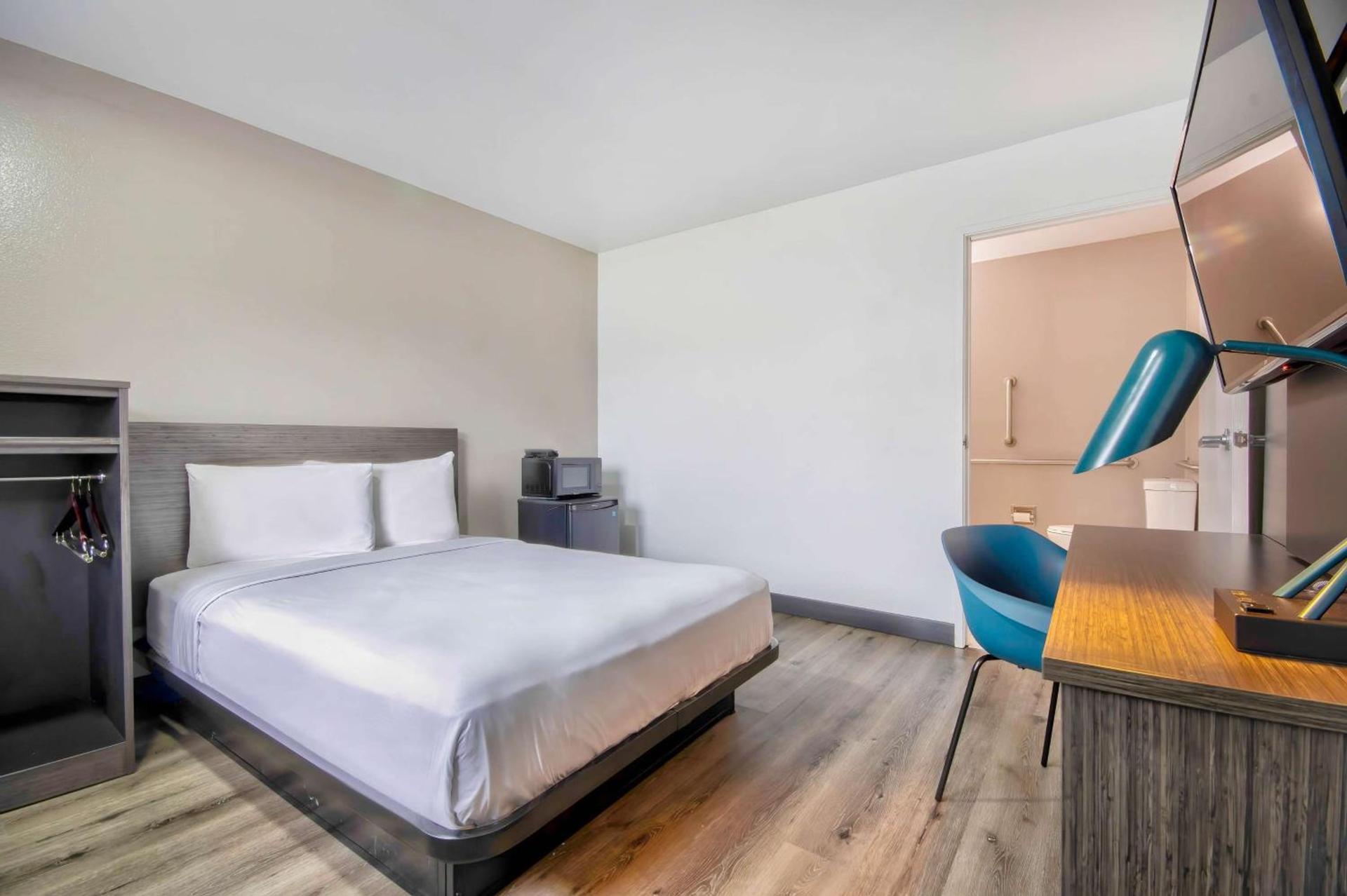 Motel 6-Austin, TX - North photo 12