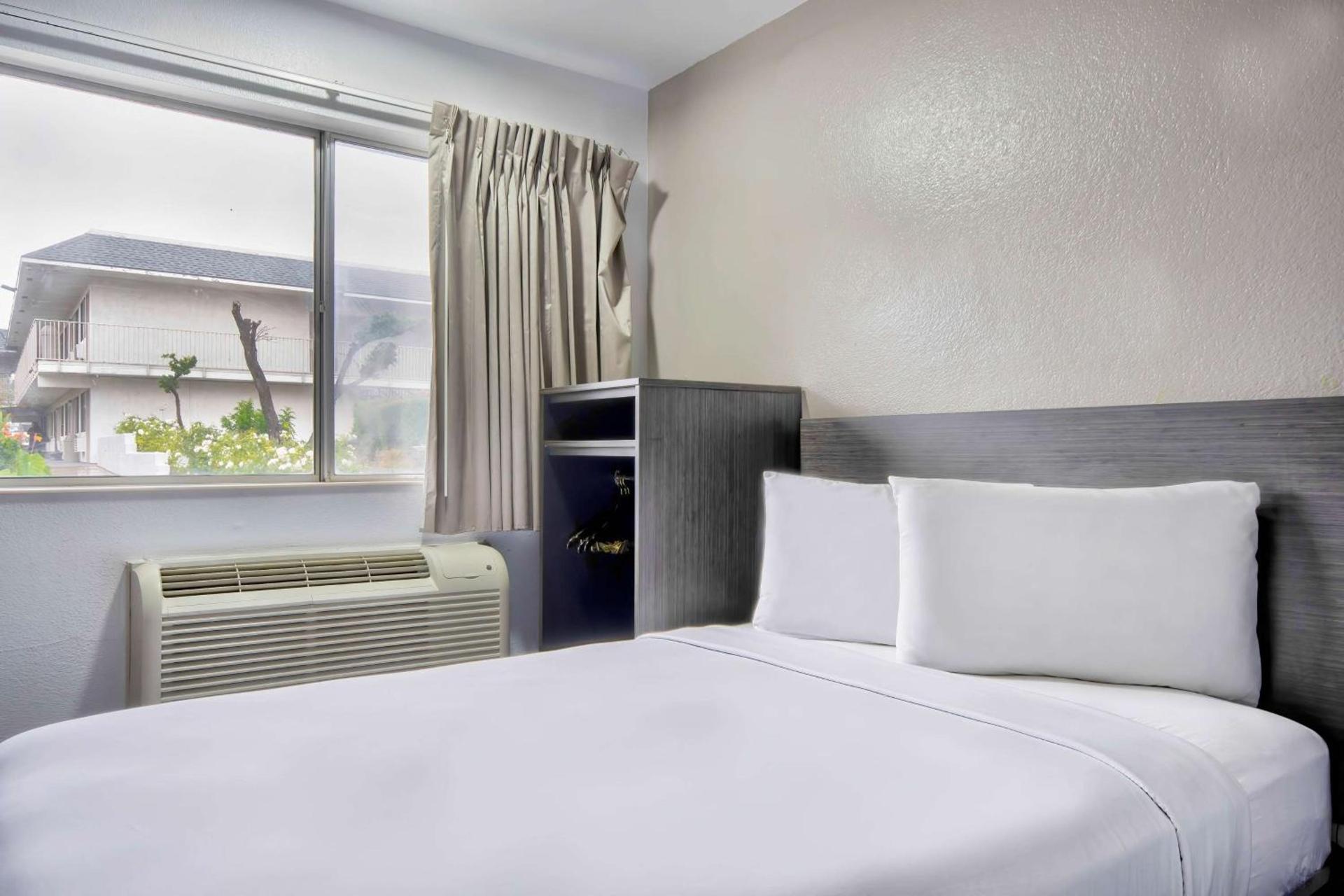 Motel 6-Austin, TX - North photo 15