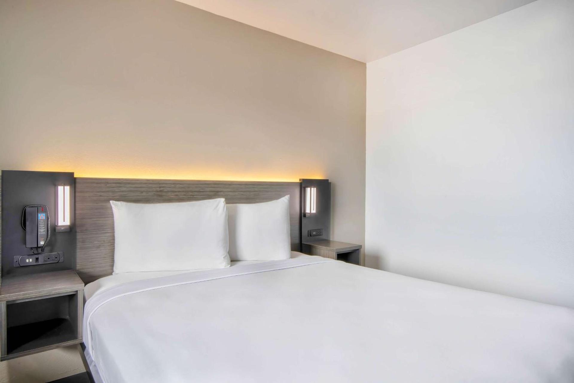 Motel 6-Austin, TX - North photo 19