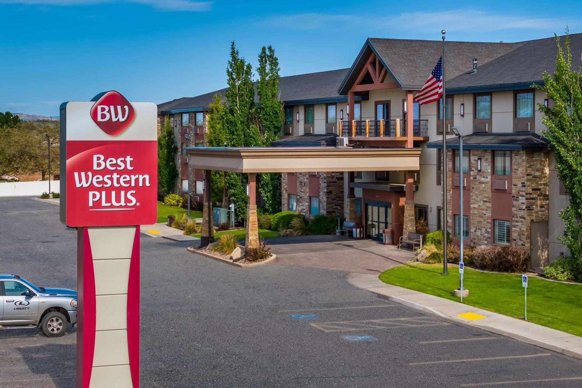 Best Western Plus Landmark Hotel photo 1