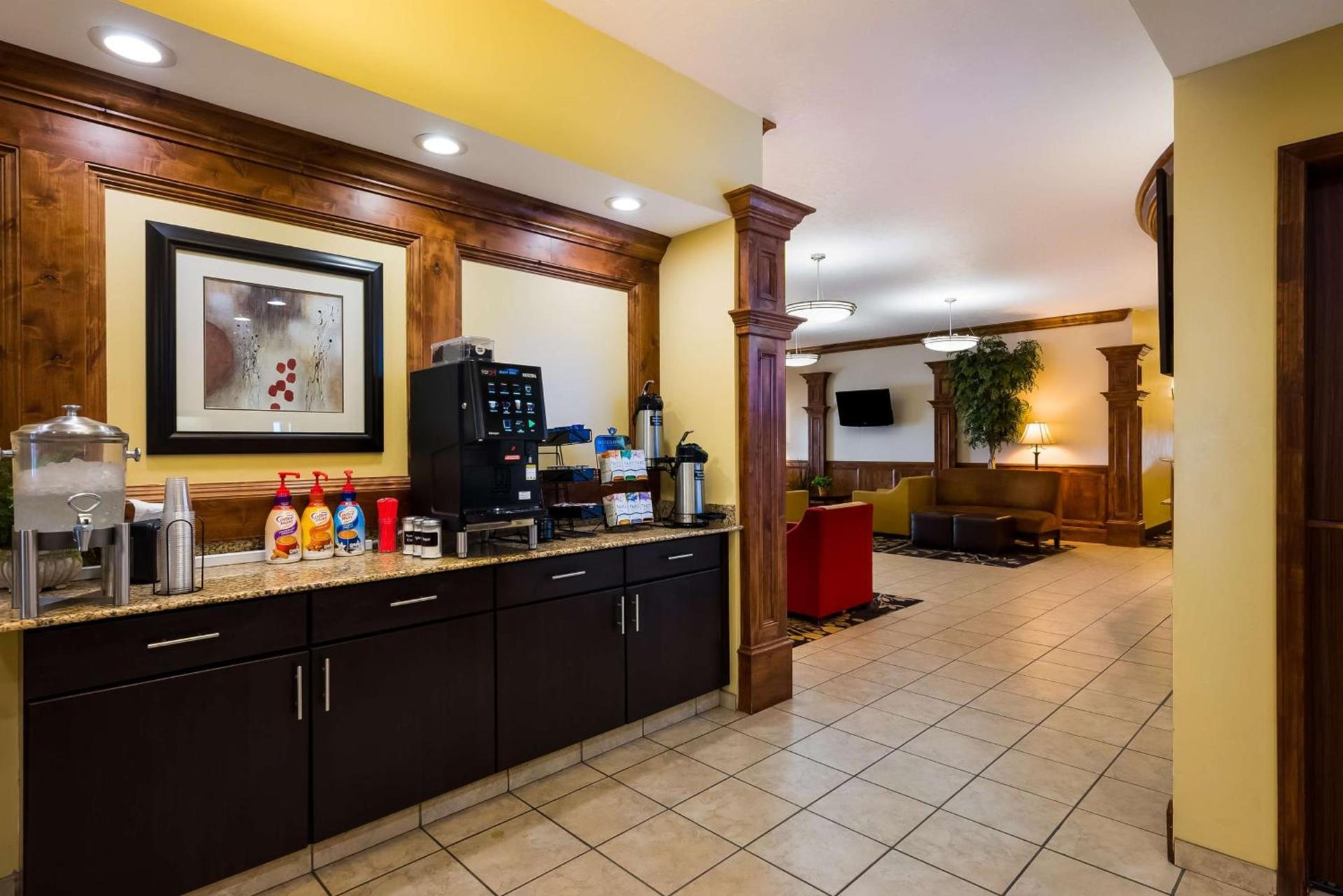 Best Western Plus Landmark Hotel photo 48