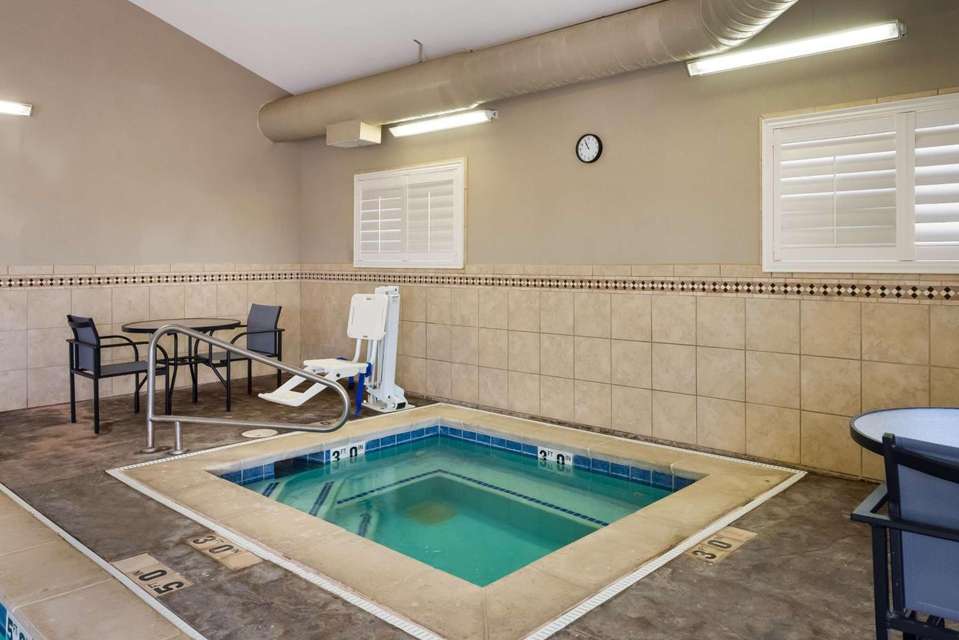 Best Western Plus Landmark Hotel photo 45