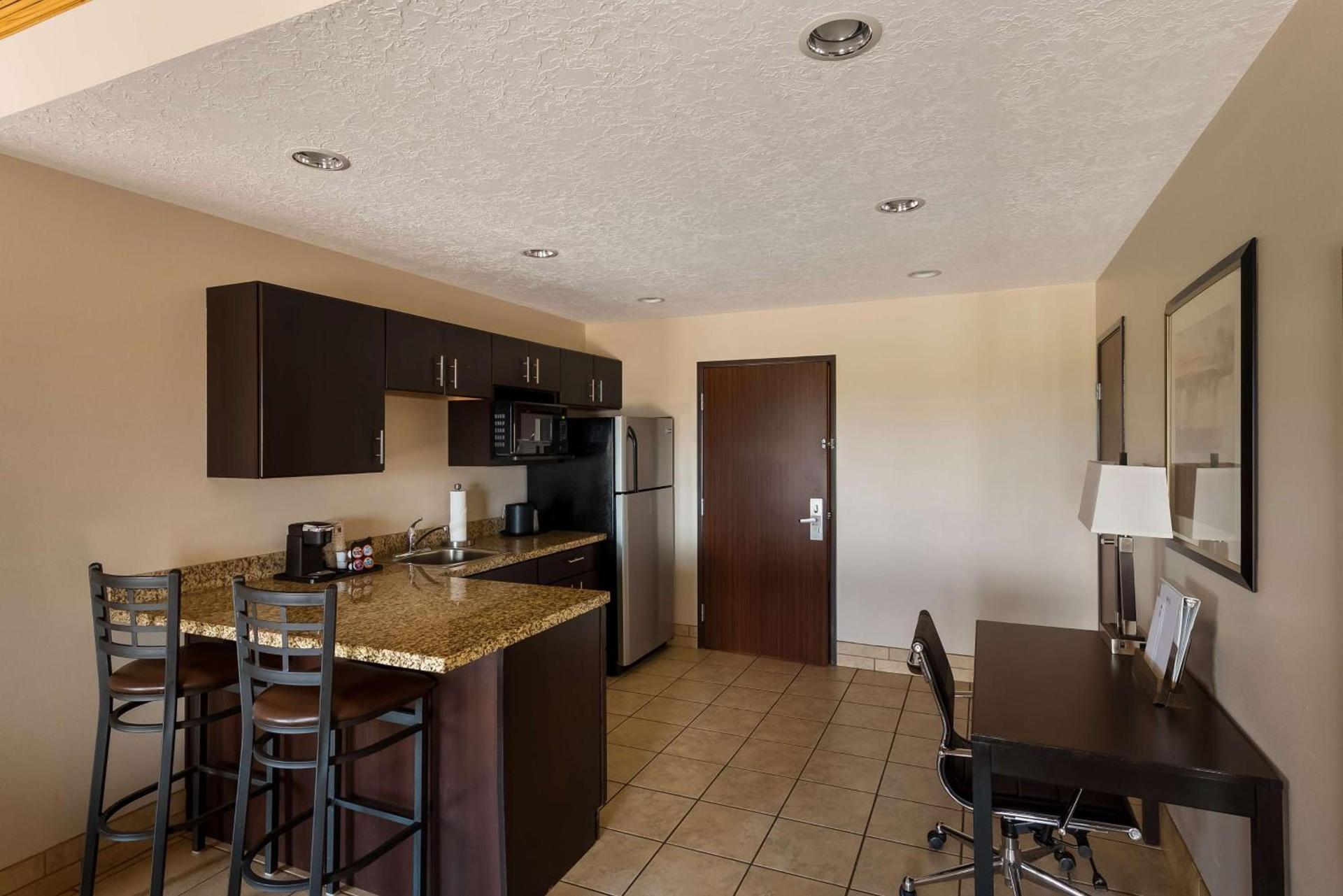 Best Western Plus Landmark Hotel photo 29